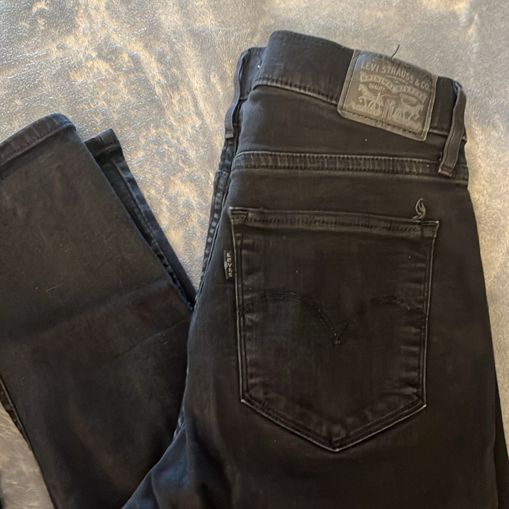Two pair woman’s Levi’s 311 Shaping Skinny Jeggings - Picture 2 of 8
